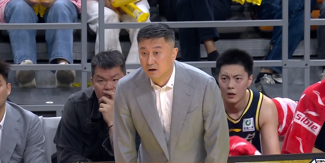 开云app下载-惨败16分广东输在哪？京媒一针见血，沪媒护短，粤媒却在避重就轻